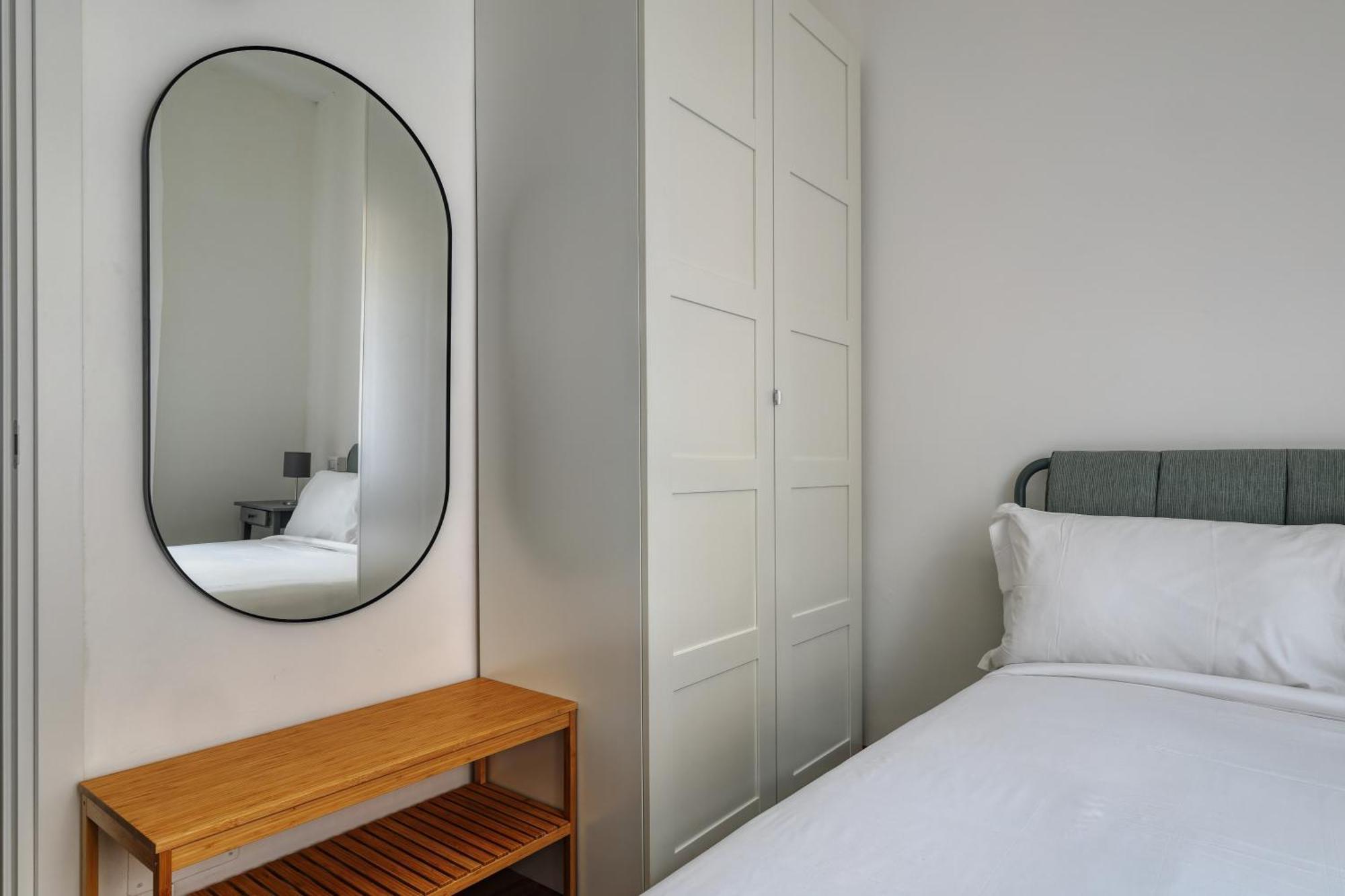 Joivy Chic 3-Bed Flat Near Colonne Di San Lorenzo Милано Екстериор снимка