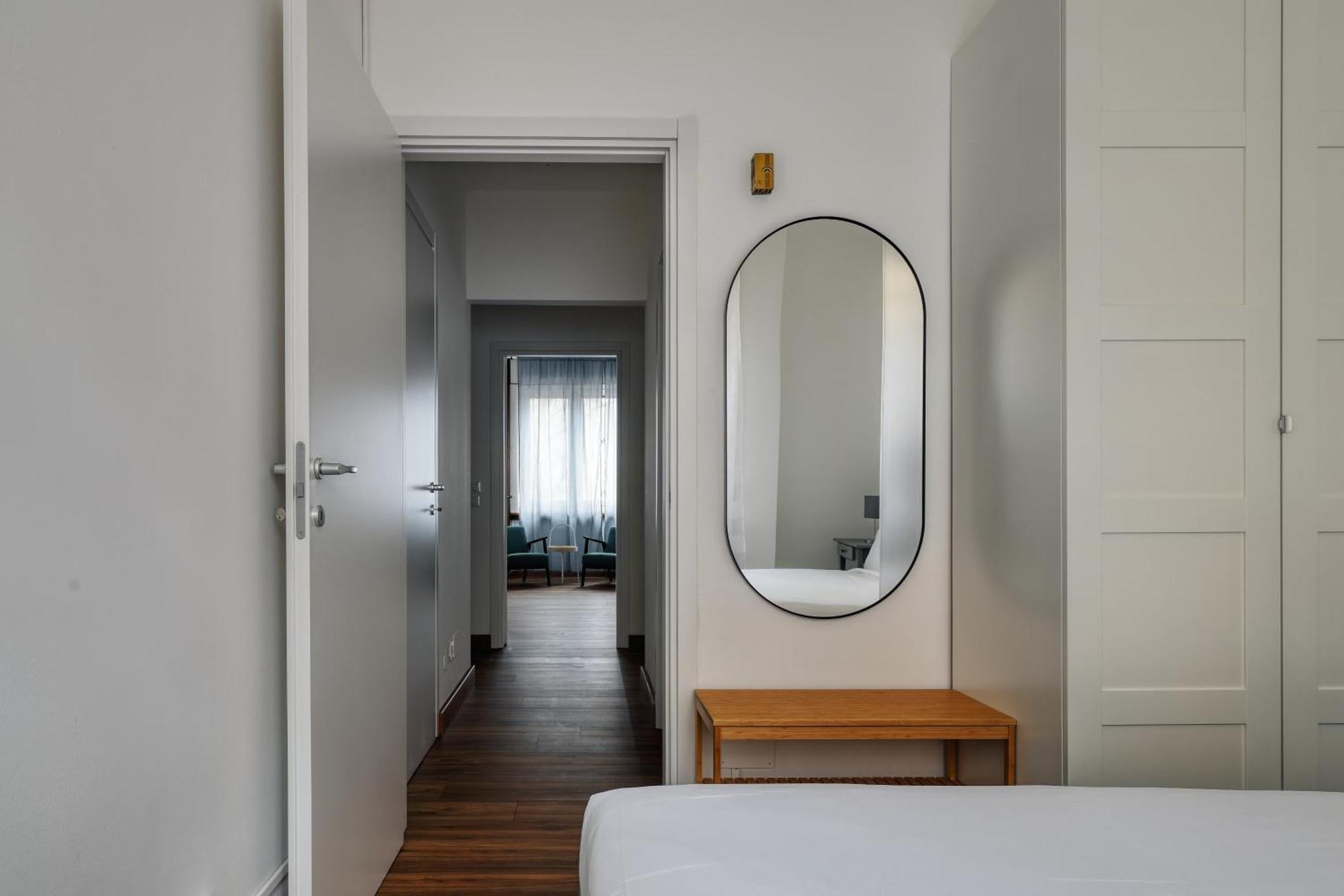 Joivy Chic 3-Bed Flat Near Colonne Di San Lorenzo Милано Екстериор снимка