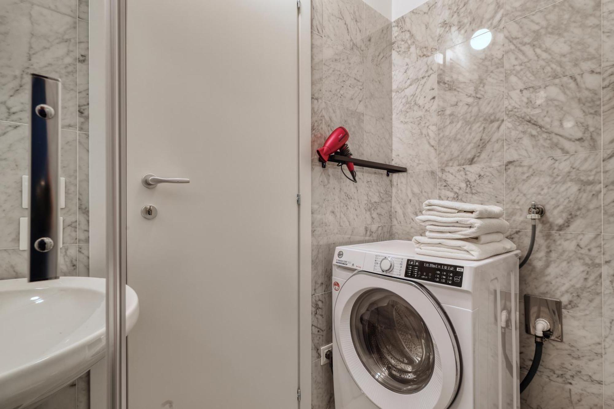 Joivy Chic 3-Bed Flat Near Colonne Di San Lorenzo Милано Екстериор снимка